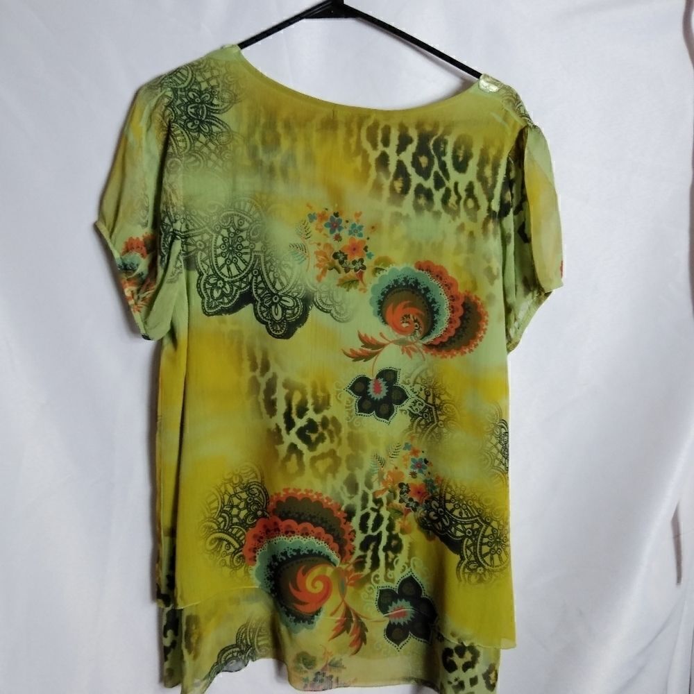 One World tunic - Picture 2 of 6